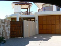 custom-gates-10