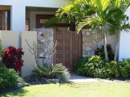 custom-gates-31