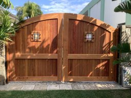 custom-gates-58